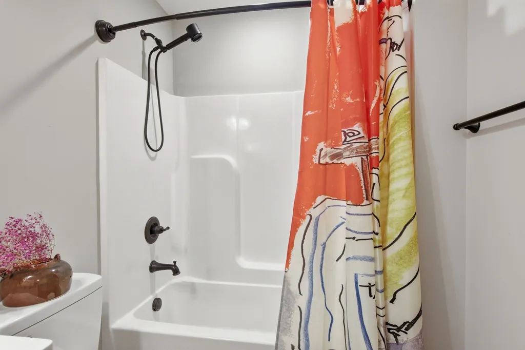 1011 Sycamore Rdg, E Burns TN 37029