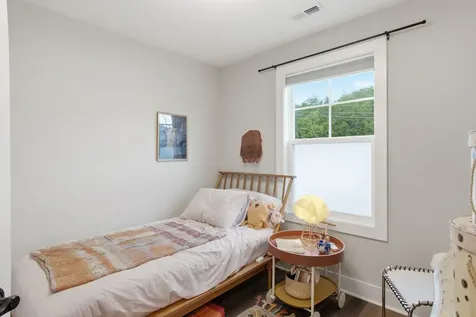 1011 Sycamore Rdg, E Burns TN 37029