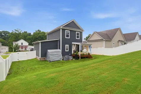 1011 Sycamore Rdg, E Burns TN 37029