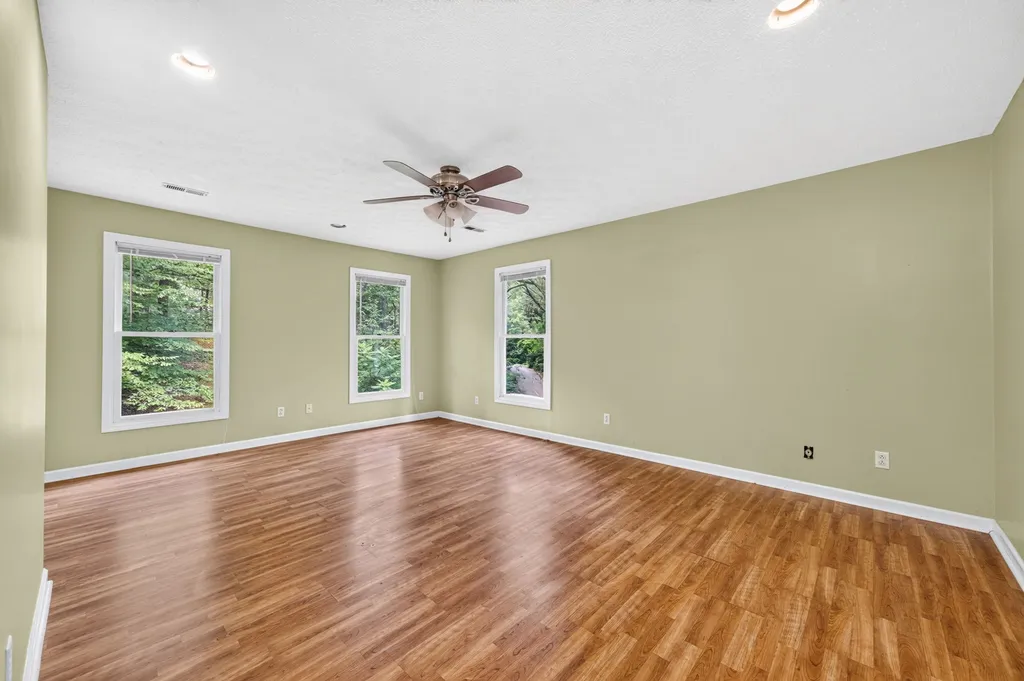 1945 Forest Cir, SW Cookeville TN 38506