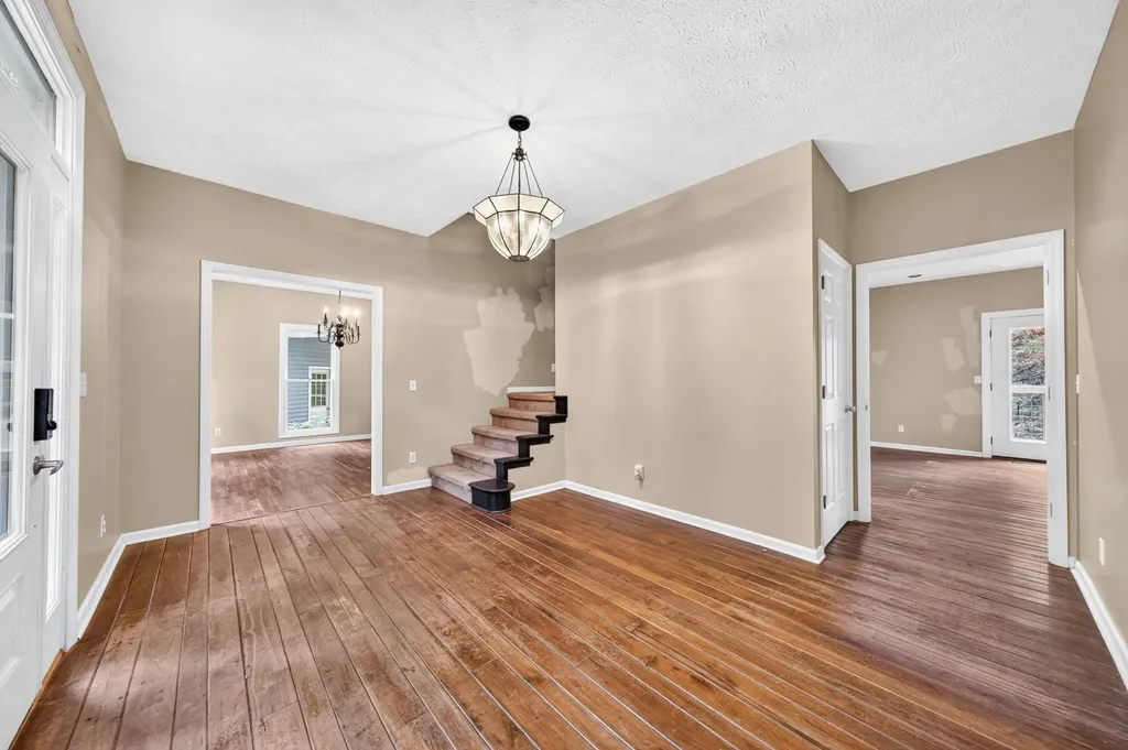 1945 Forest Cir, SW Cookeville TN 38506