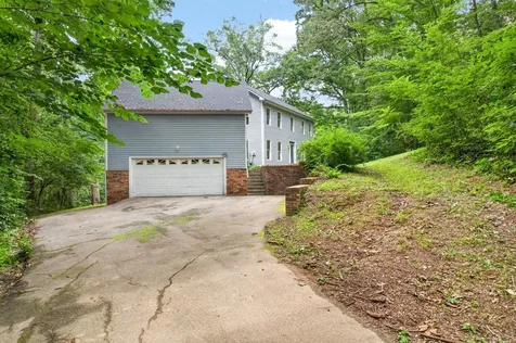 1945 Forest Cir, SW Cookeville TN 38506