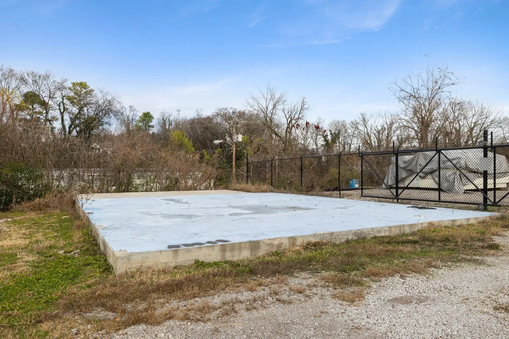 1080 S Beckett Street Columbia TN 38401