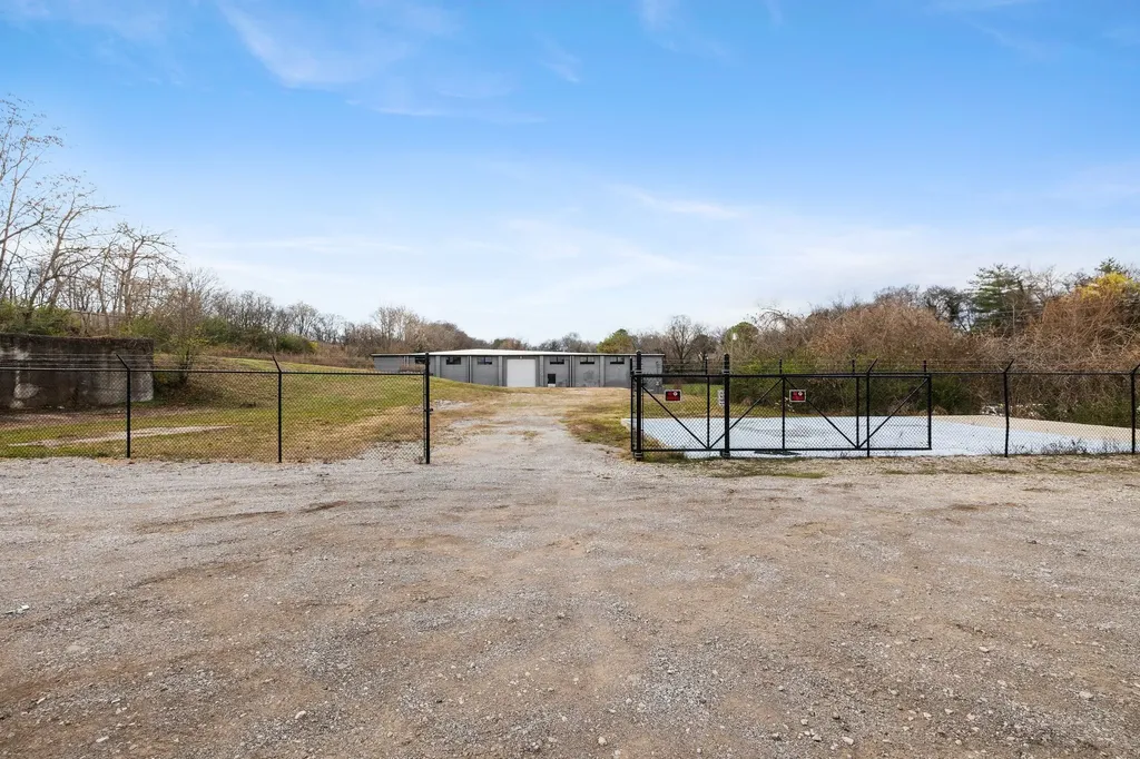 1080 S Beckett Street Columbia TN 38401