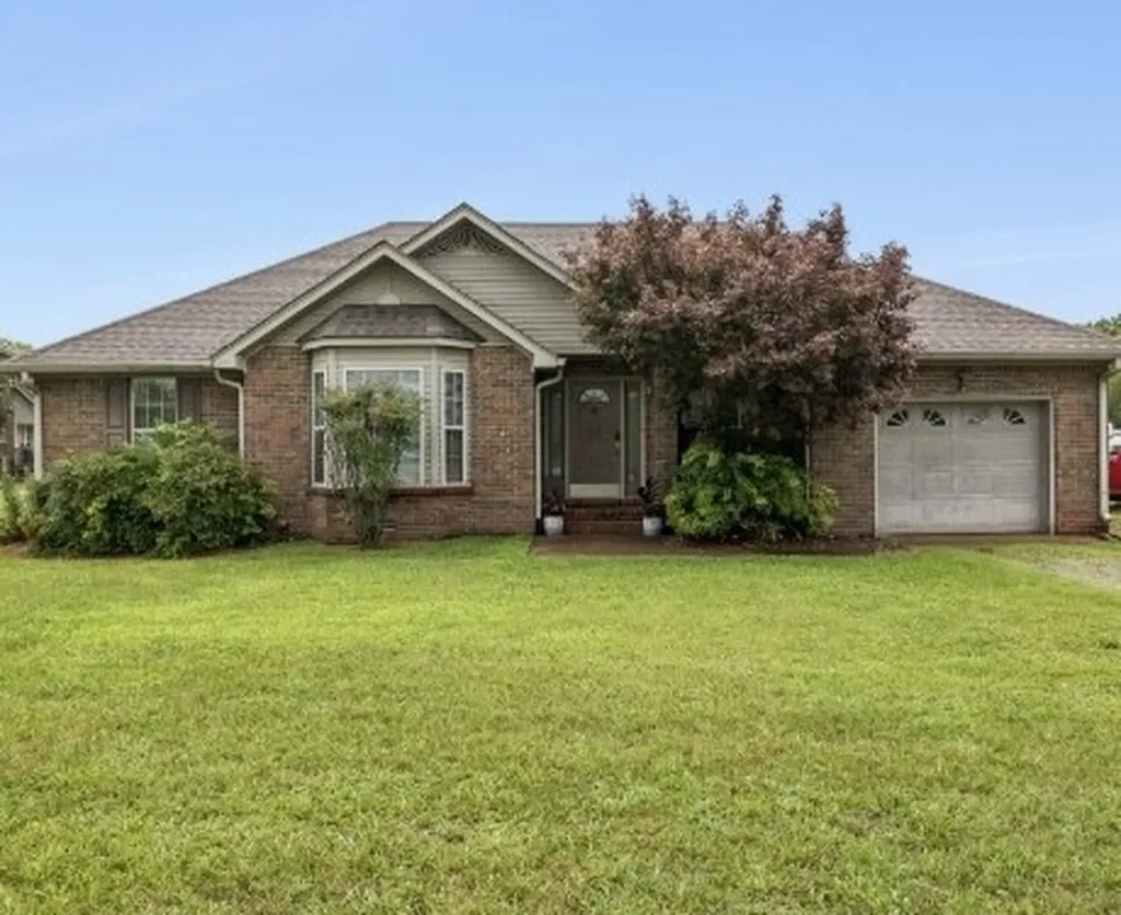 1883 Coles Ferry Pike Lebanon TN 37087