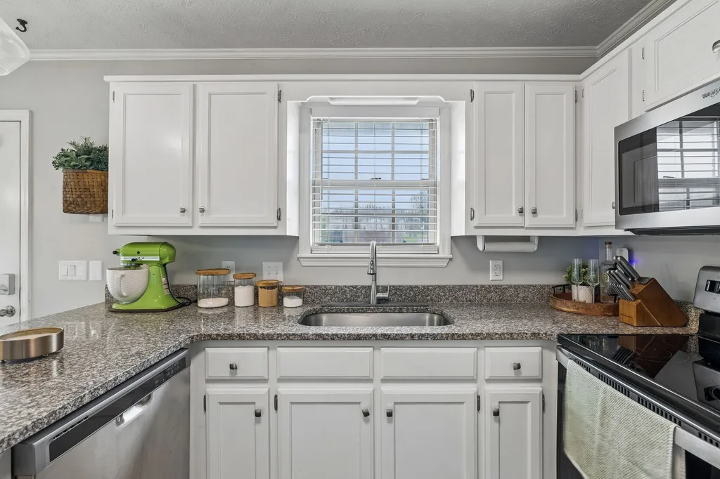 1883 Coles Ferry Pike Lebanon TN 37087