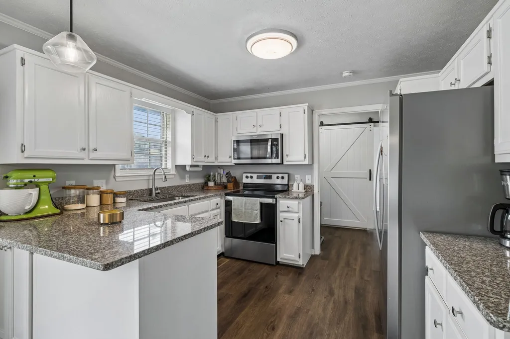 1883 Coles Ferry Pike Lebanon TN 37087