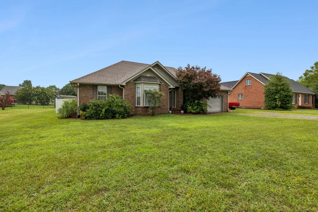 1883 Coles Ferry Pike Lebanon TN 37087