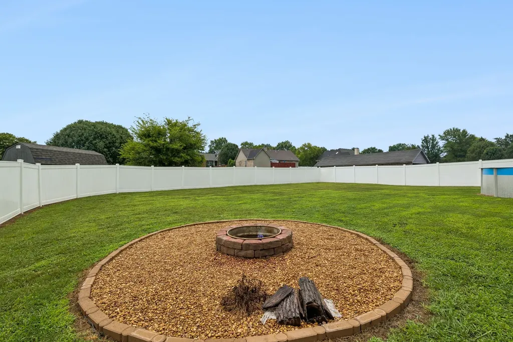 1883 Coles Ferry Pike Lebanon TN 37087