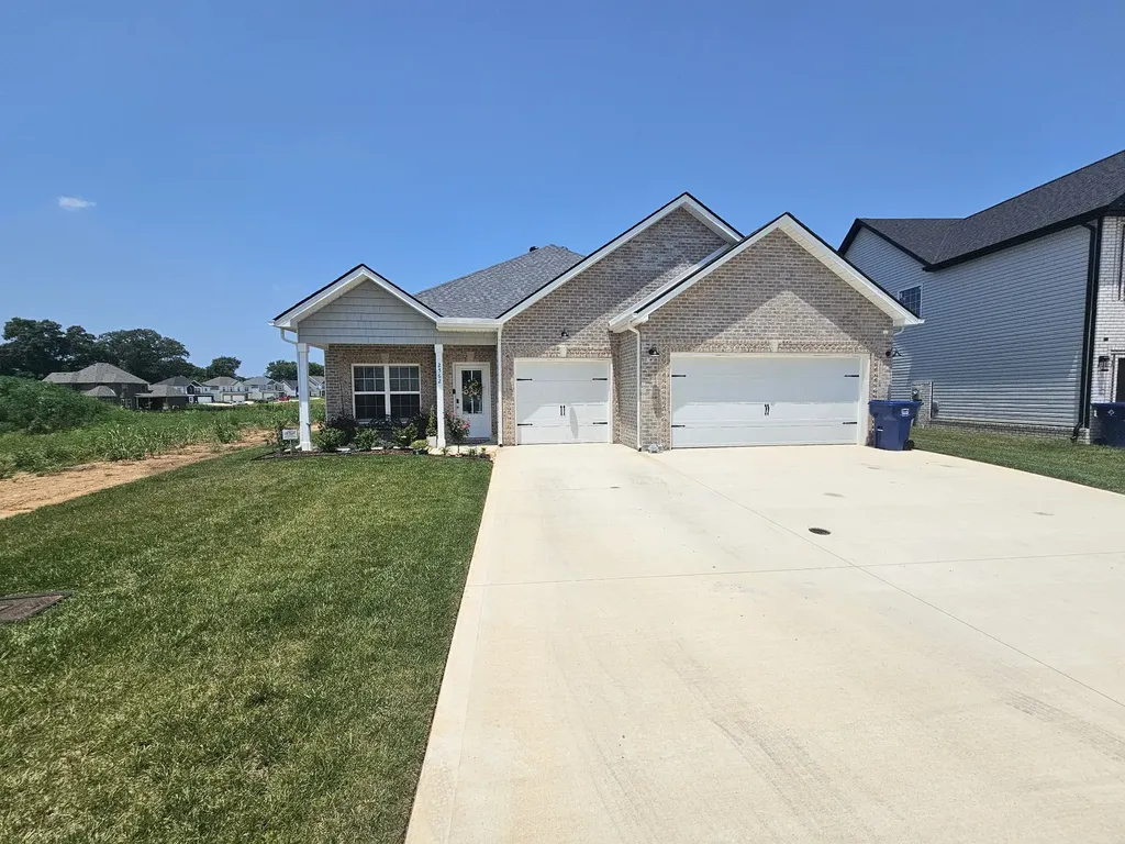 2562 Rafiki Drive Clarksville TN 37042