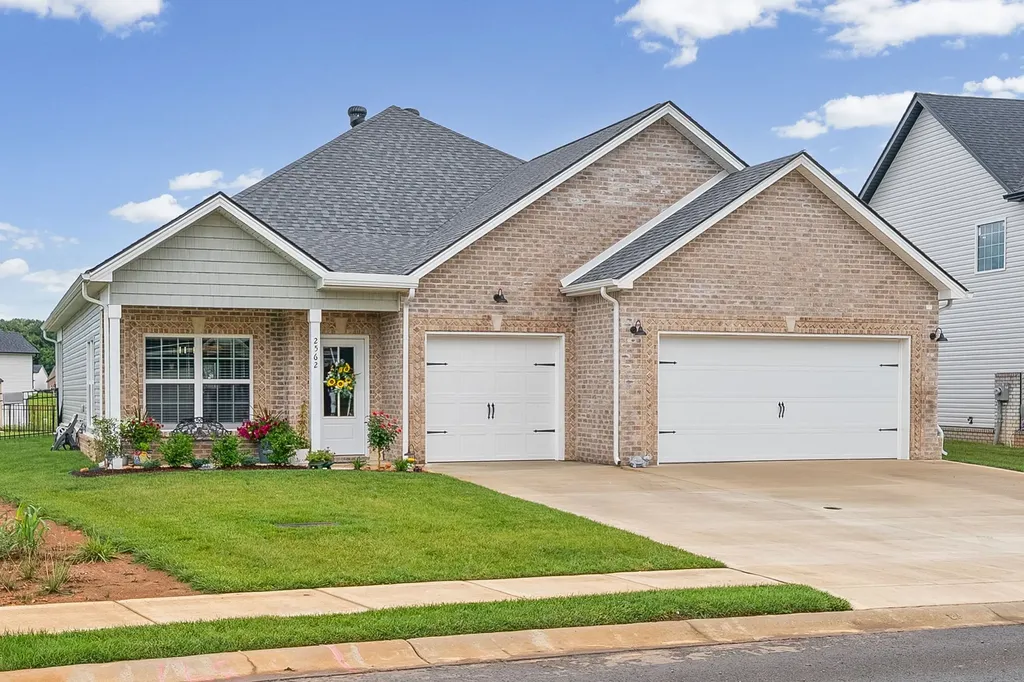 2562 Rafiki Drive Clarksville TN 37042