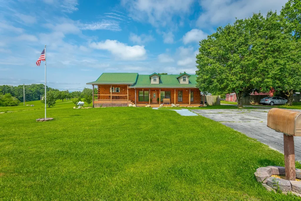 2195 Myers Road Pikeville TN 37367