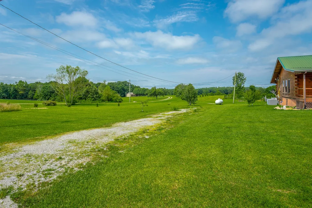 2195 Myers Road Pikeville TN 37367