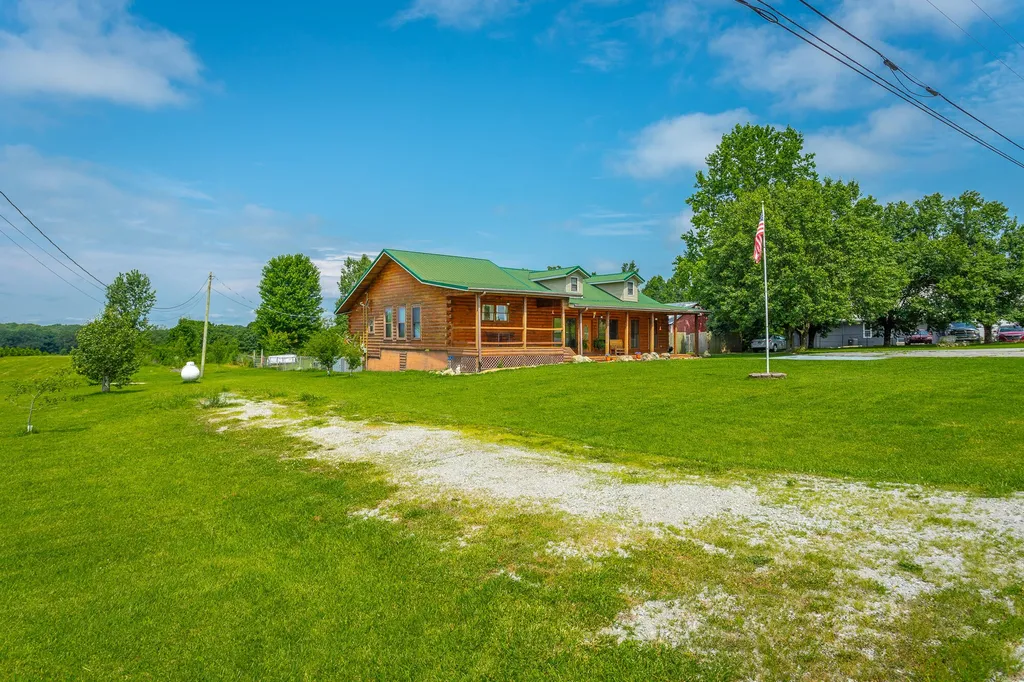 2195 Myers Road Pikeville TN 37367