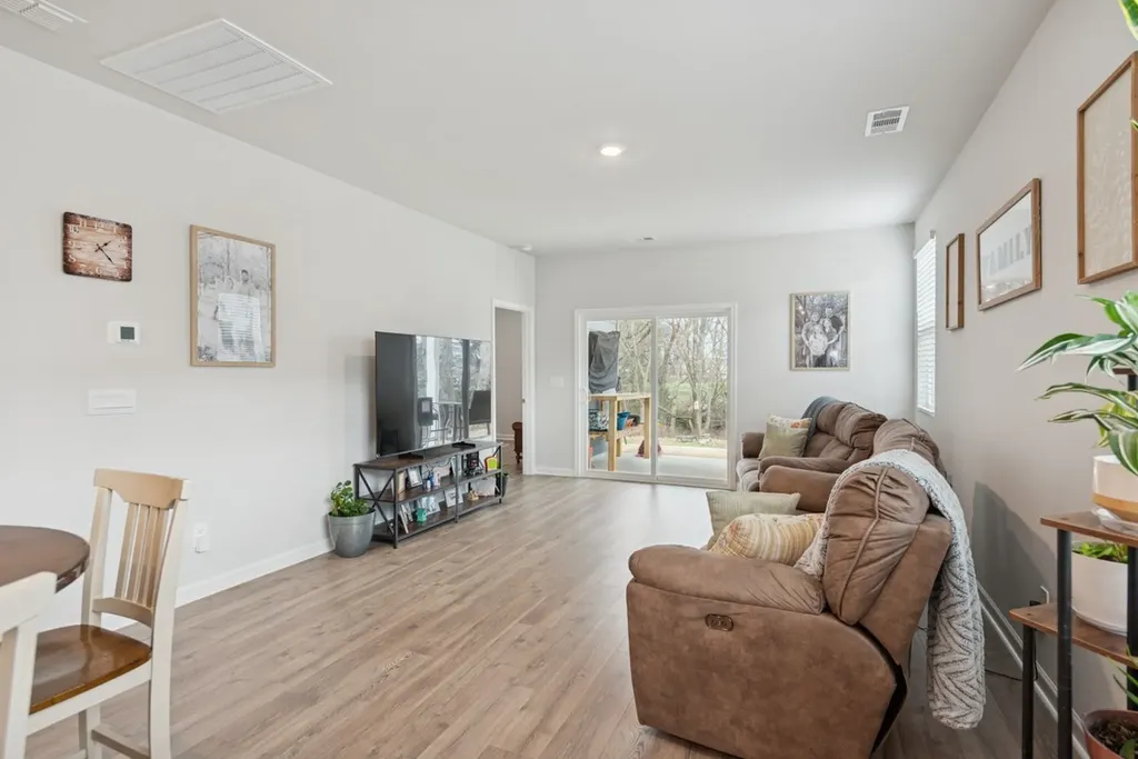 7258 Lang Avenue White House TN 37188