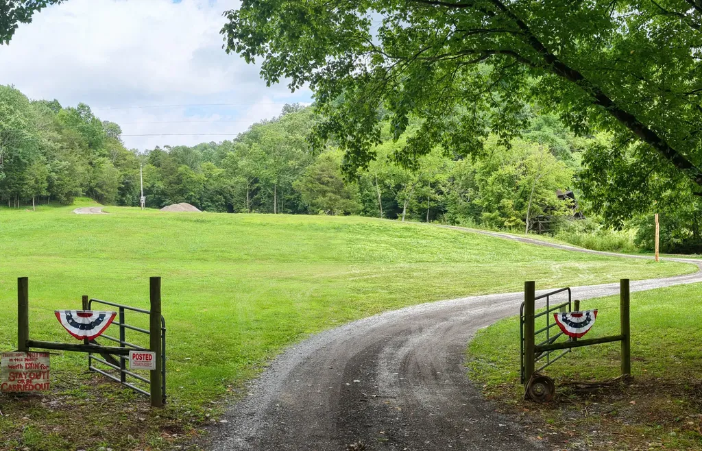 1505 Dark Hollow Road Lafayette TN 37083