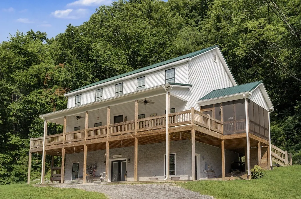 1505 Dark Hollow Road Lafayette TN 37083