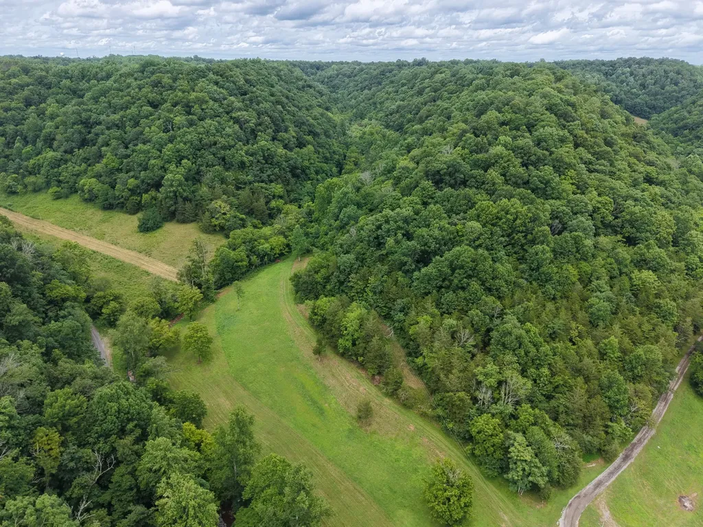 1505 Dark Hollow Road Lafayette TN 37083