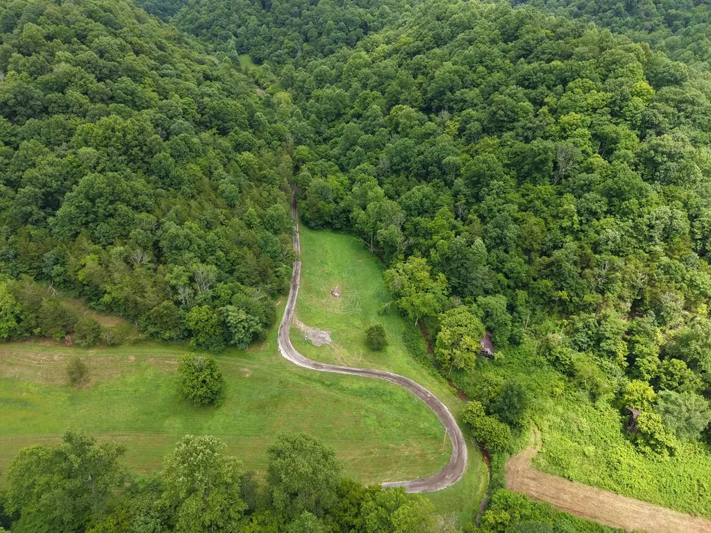 1505 Dark Hollow Road Lafayette TN 37083