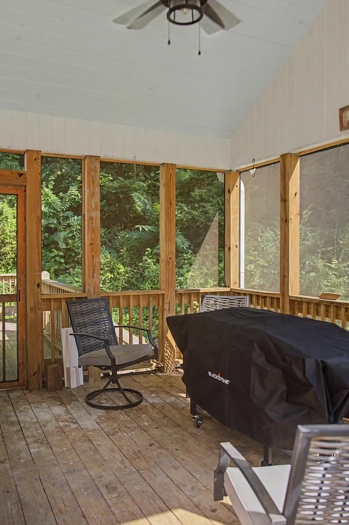 1505 Dark Hollow Road Lafayette TN 37083