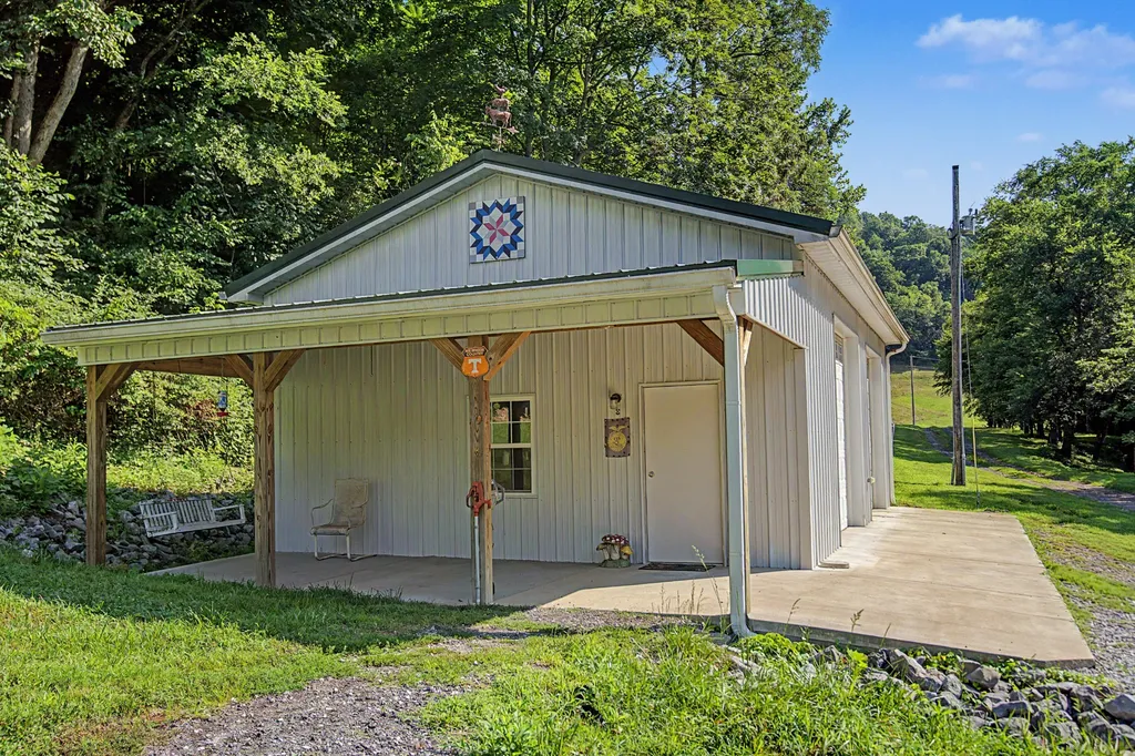 1505 Dark Hollow Road Lafayette TN 37083