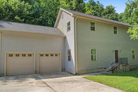 1505 Dark Hollow Road Lafayette TN 37083