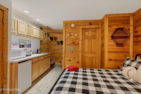 727 Golf View Boulevard Pigeon Forge TN 37863