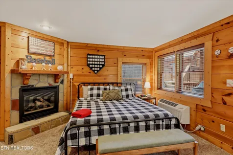 727 Golf View Boulevard Pigeon Forge TN 37863