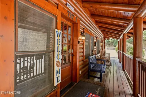 727 Golf View Boulevard Pigeon Forge TN 37863