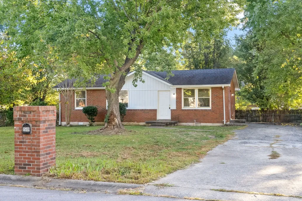 1509 Nichols Drive Clarksville TN 37042