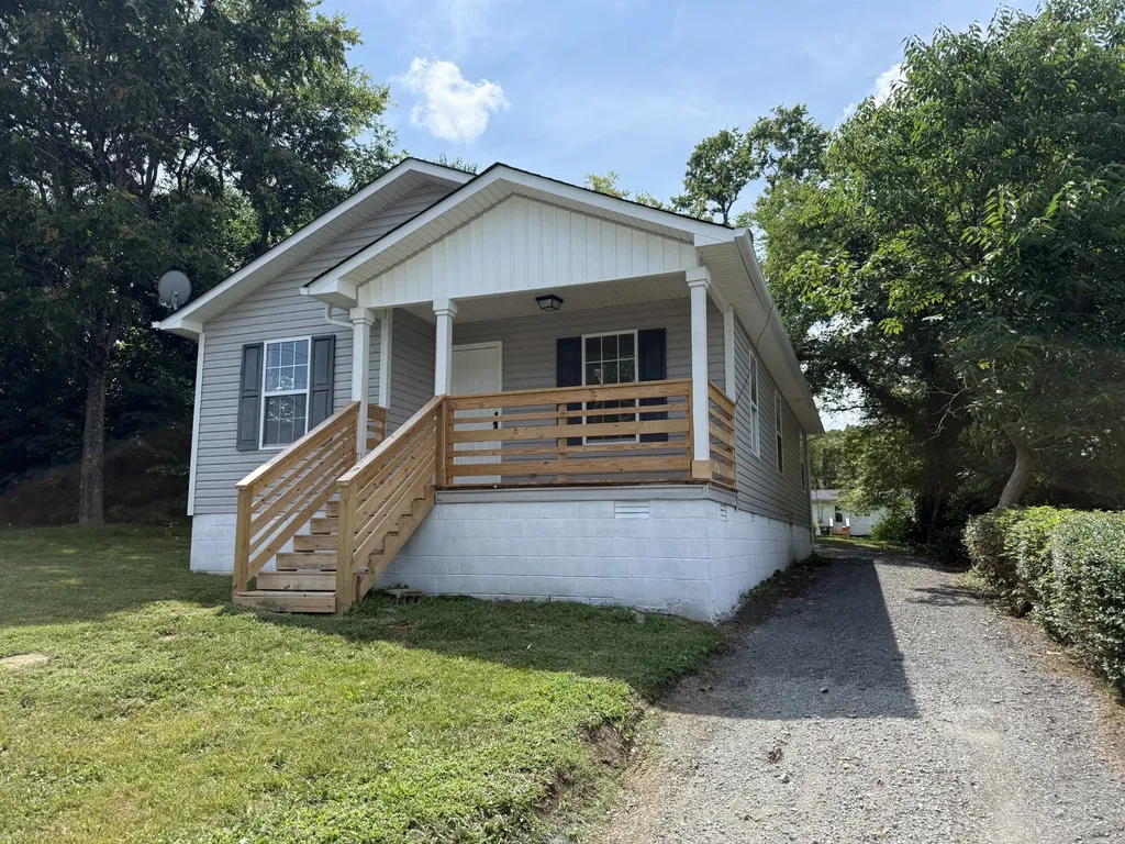 103 Hall Street Hartsville TN 37074
