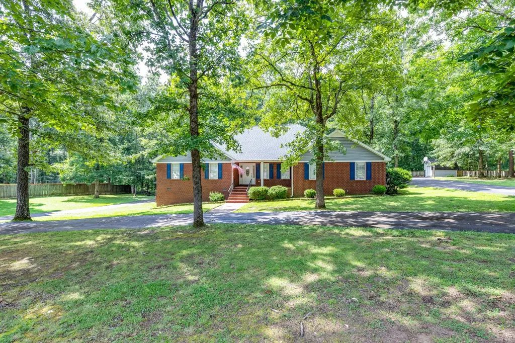 106 Parkwood Lane Hohenwald TN 38462