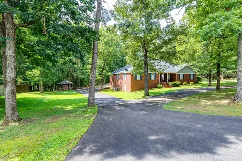 106 Parkwood Lane Hohenwald TN 38462