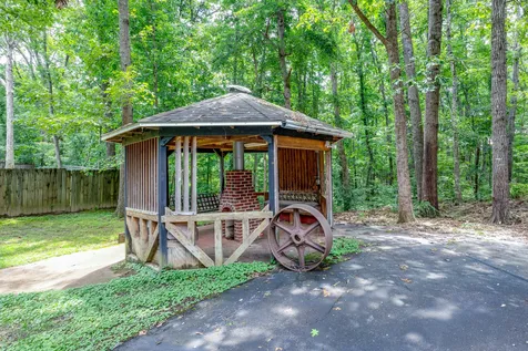 106 Parkwood Lane Hohenwald TN 38462