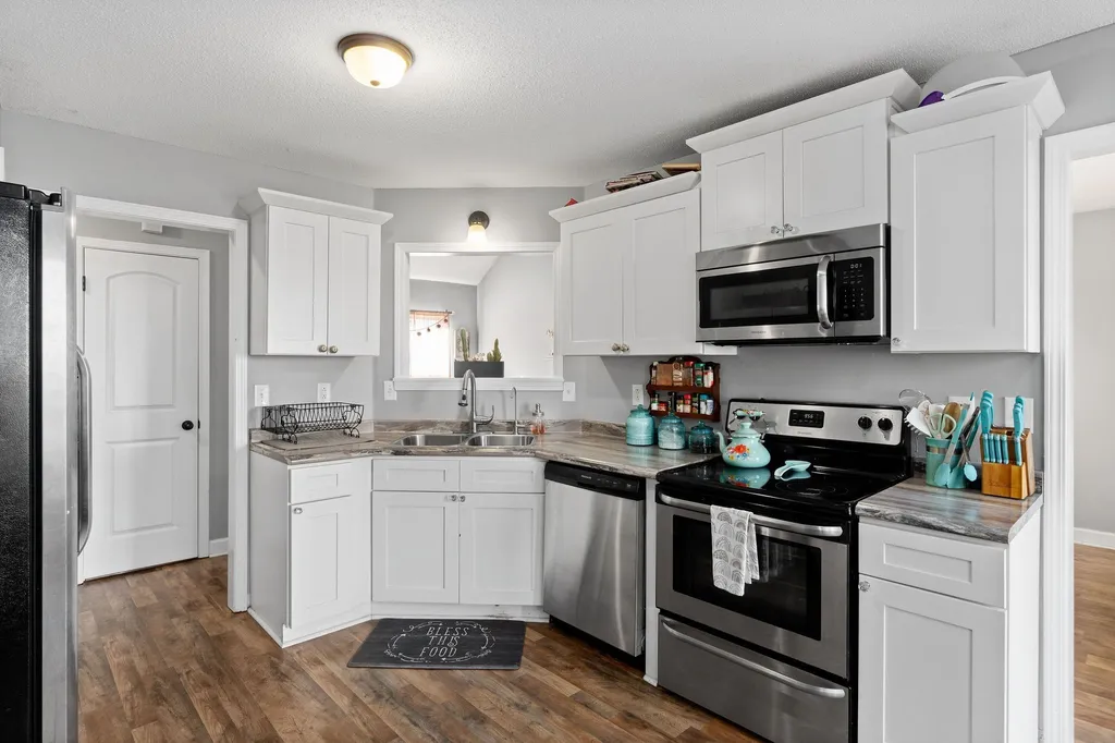 1898 Roscoe Drive Clarksville TN 37042