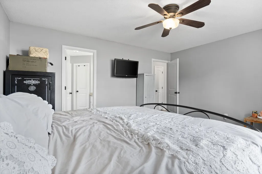 1898 Roscoe Drive Clarksville TN 37042