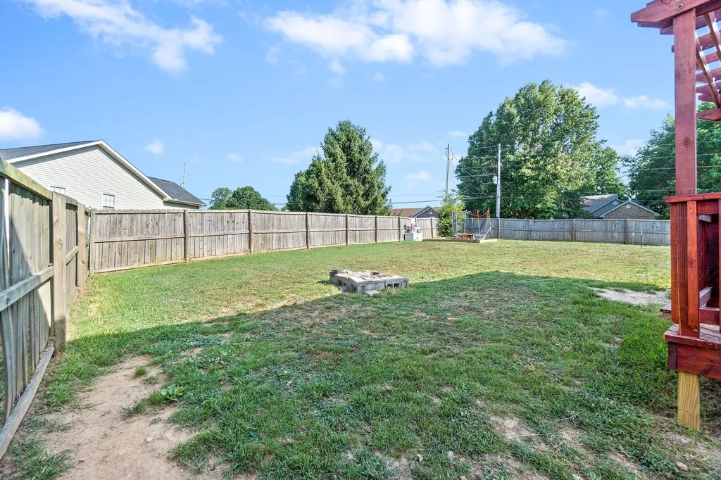 1898 Roscoe Drive Clarksville TN 37042