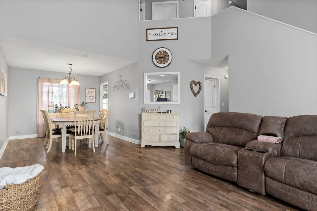 1898 Roscoe Drive Clarksville TN 37042