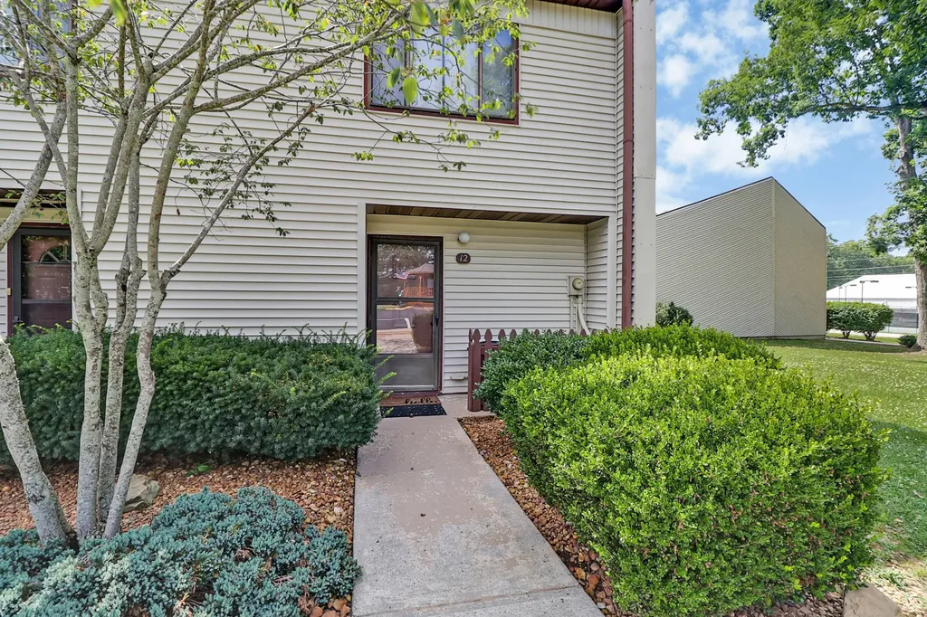 12 Wilshire Heights Drive Crossville TN 38558