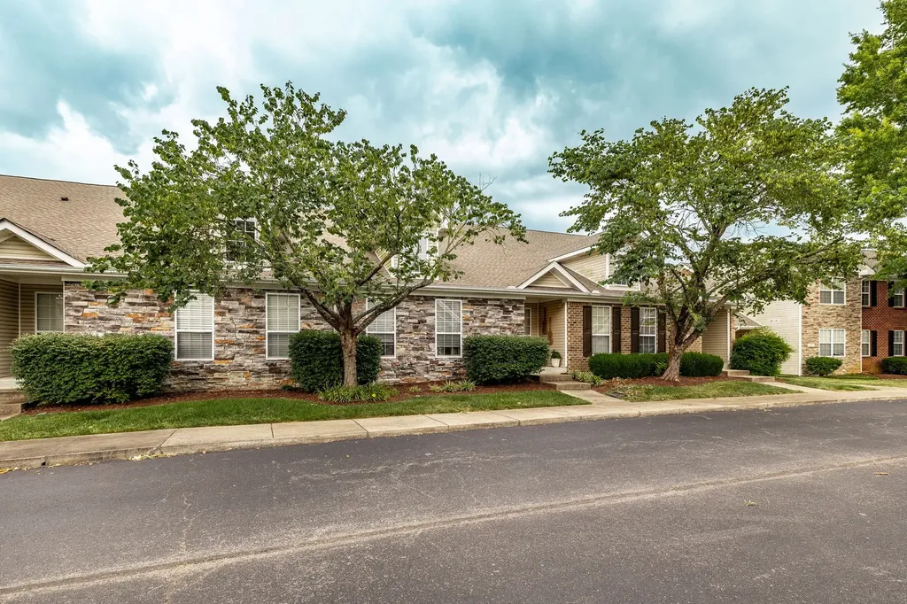 800 Browns Lane Gallatin TN 37066