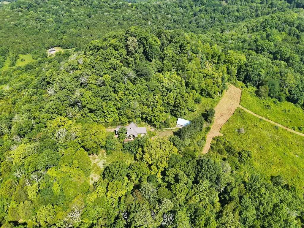 200 Rough Point Lane Whitleyville TN 38588