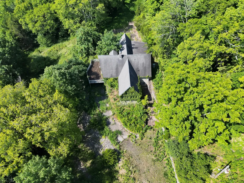 200 Rough Point Lane Whitleyville TN 38588