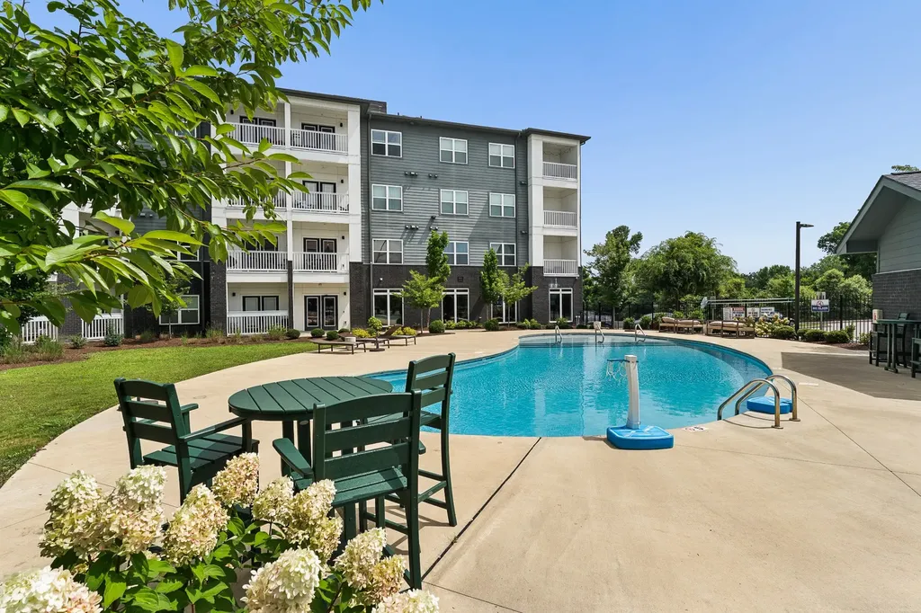 1540 Lebanon Pike Nashville TN 37210