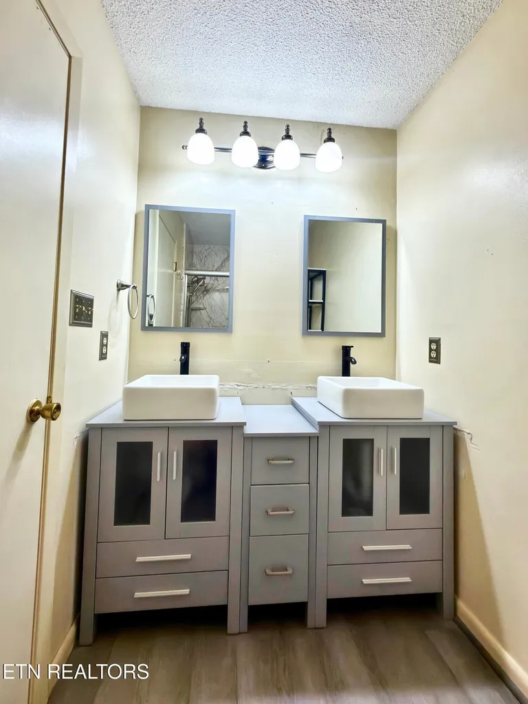 8122 Wiebelo Drive Knoxville TN 37931