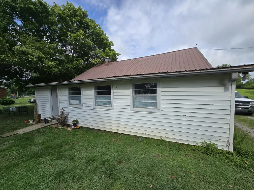 1264 Indian Creek Road Mc Ewen TN 37101