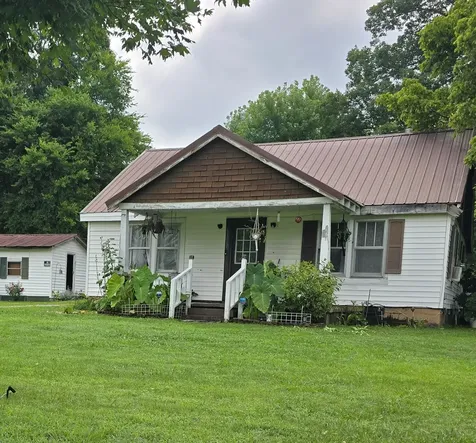 1264 Indian Creek Road Mc Ewen TN 37101