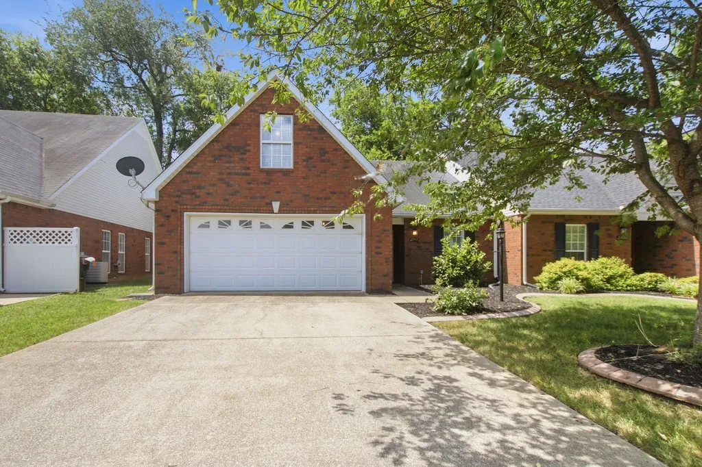 2747 Stonehedge Drive Murfreesboro TN 37128