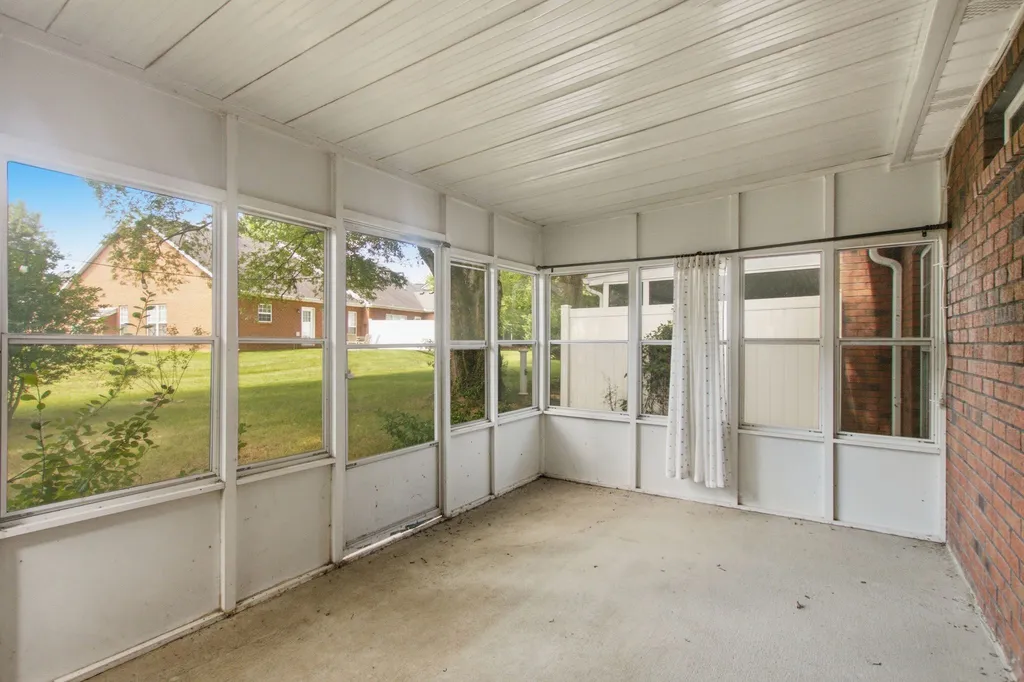 2747 Stonehedge Drive Murfreesboro TN 37128