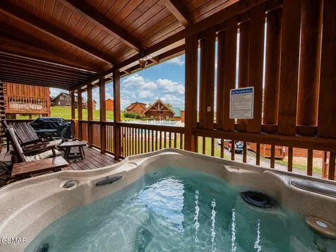 612 Cherry Blossom Way Pigeon Forge TN 37863