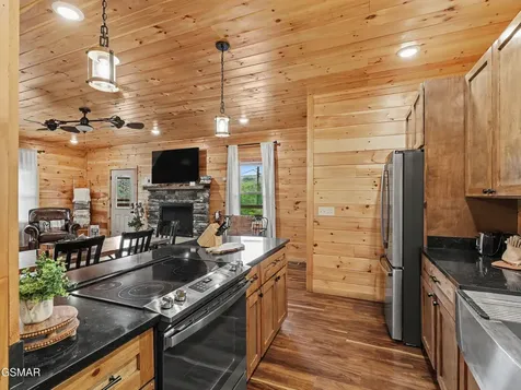 856862 Crest View Drive Gatlinburg TN 37738
